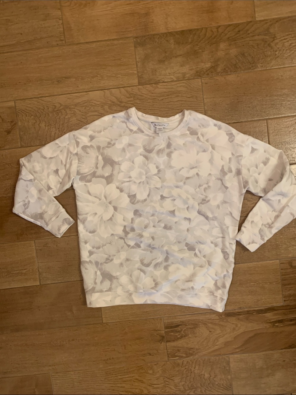 Athleta White and Light Gray Floral Crewneck Sweatshirt Size medium